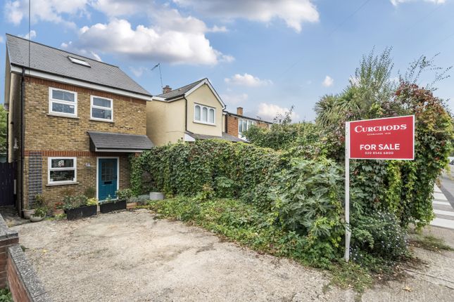 4-bed detached on 46a, Latchmere Lane, Kingston Upon Thames, £875,000