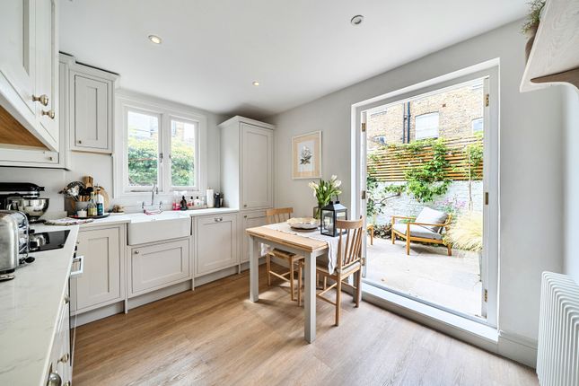 13A, Tennyson Street, London photo 4