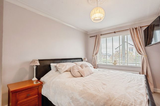 44, Harrogate Crescent, Lancashire photo 4