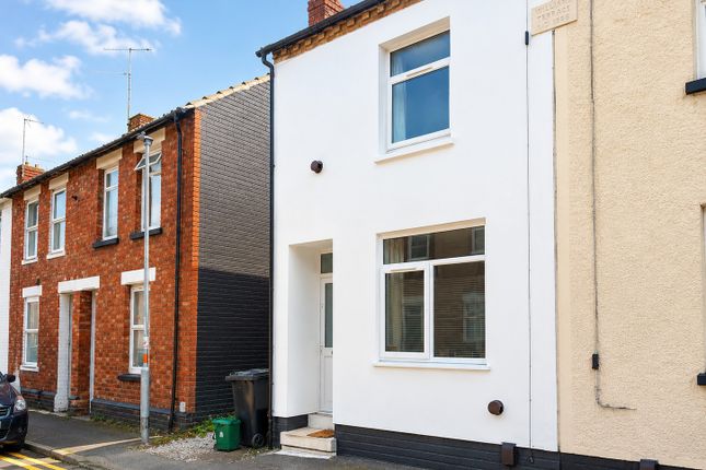 18, Pemberton Street, Rushden photo 2