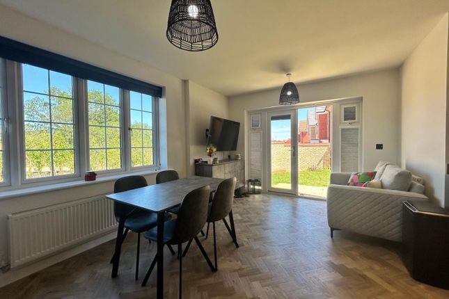 55, Fleetland Way, Northampton photo 4