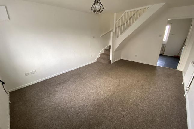 Semi-detached house to rent in Meadowcroft Rise, Bradford