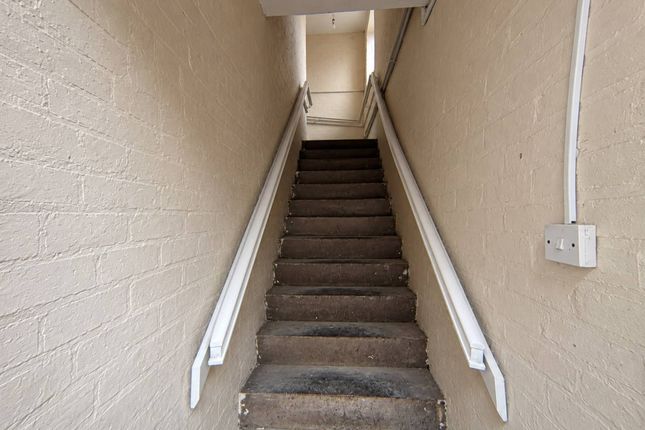 Flat 10, Albert House, Dudley photo 4