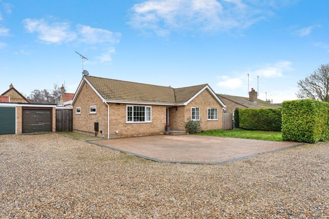 3-bed bungalow on 10, Wiggin Close, Bury St. Edmunds, £400,000