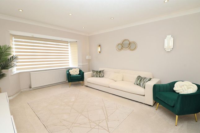 42, Grange Road, Elstree photo 3