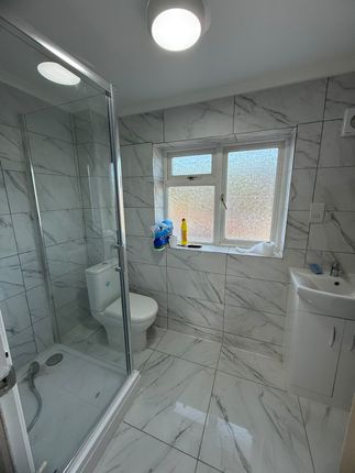 5 Hanbury Close, Cheshunt, WALTHAM CROSS photo 4