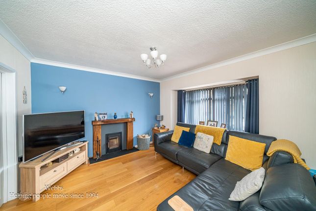 18, Fishley Close, Bloxwich, Walsall photo 2