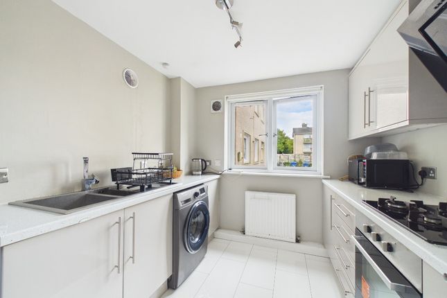 24, Whitehills Place, East Kilbride photo 2