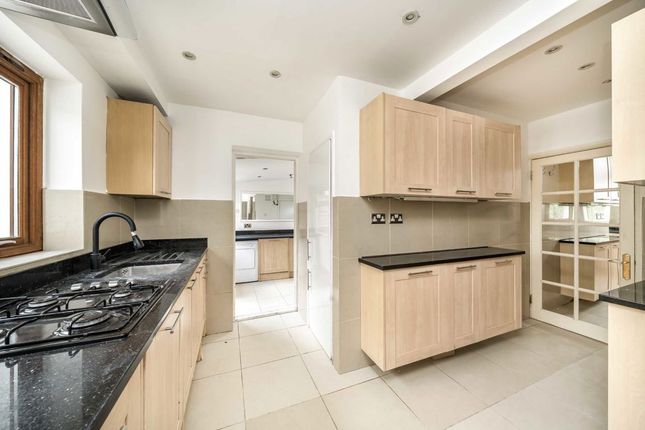 47, Bowness Crescent, London photo 3