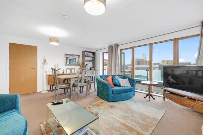 Thumbnail Flat for sale in St Pauls Way, Mile End, London