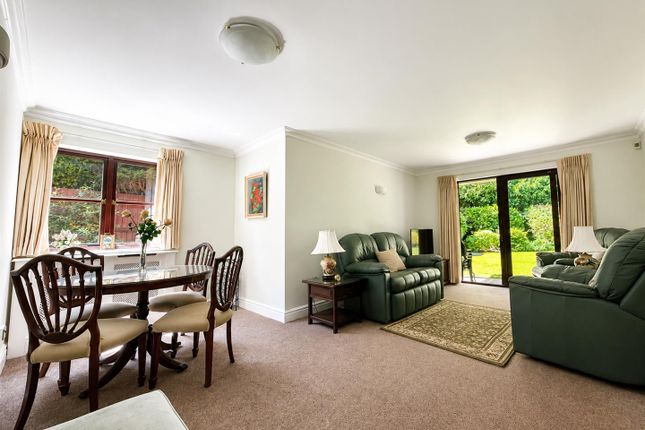 3 Booths Court, Poplar Drive, Brentwood photo 3