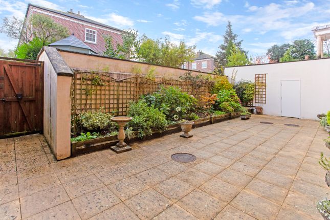 Flat for sale in Portsmouth Road, Godalming