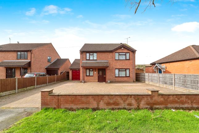 Detached house for sale in North Parade, Grantham