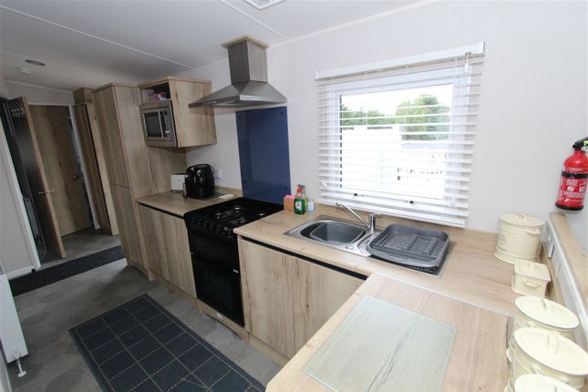 386 Beverley Bay, Goodrington Road, Paignton photo 4