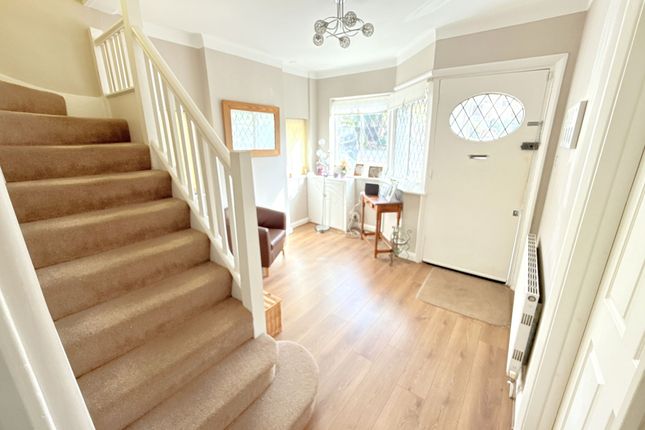 17 Belmont Avenue, Barnet photo 3
