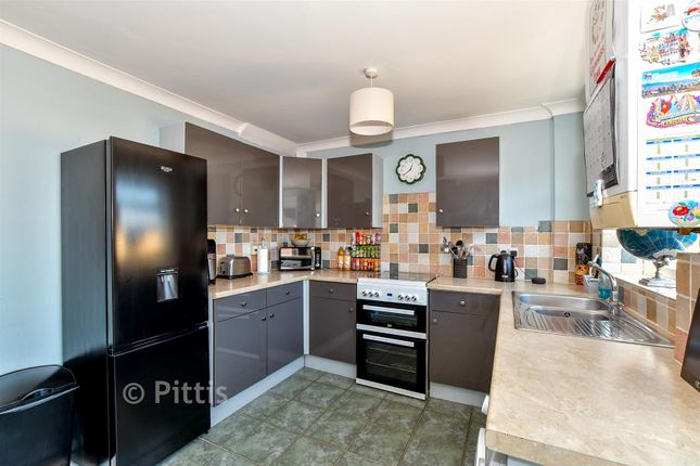 1, Nelson Court, Cowes photo 4