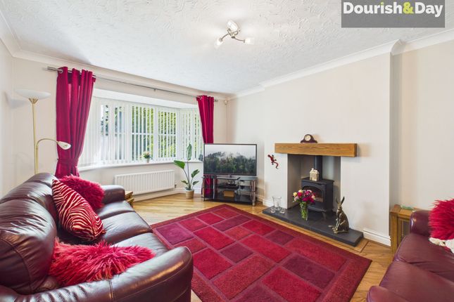 16 Kingfisher Drive, Stafford photo 2