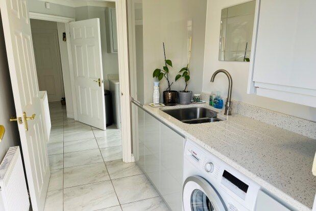 Property to rent in Orchard Close, Swansea