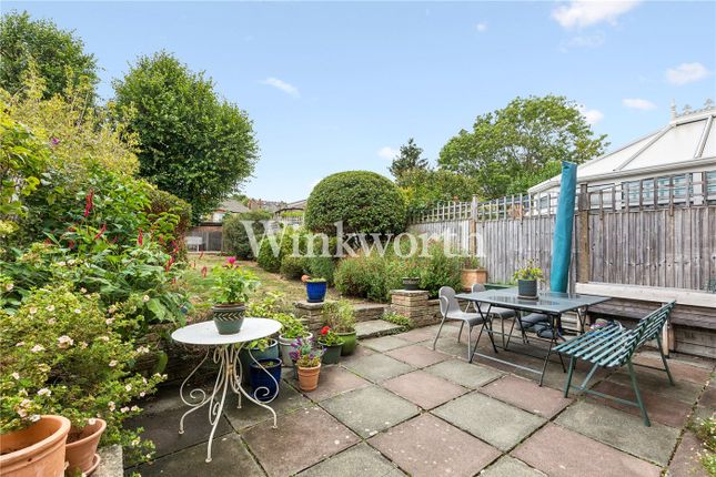 35, Lakeside Road, London photo 4