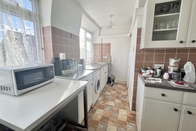 Flat for sale in Earlham Grove, Weston-Super-Mare