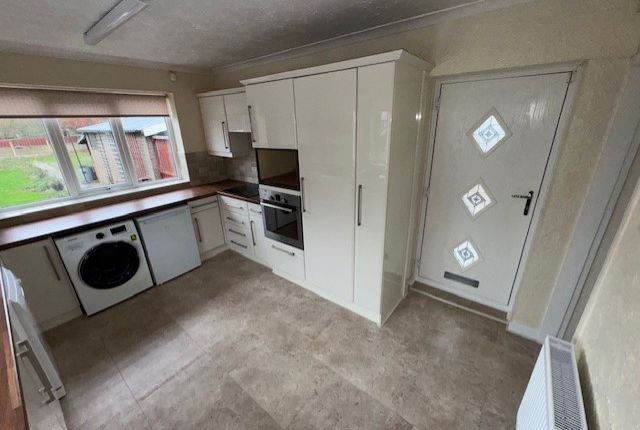 26, Wynford Drive, Pontefract photo 3