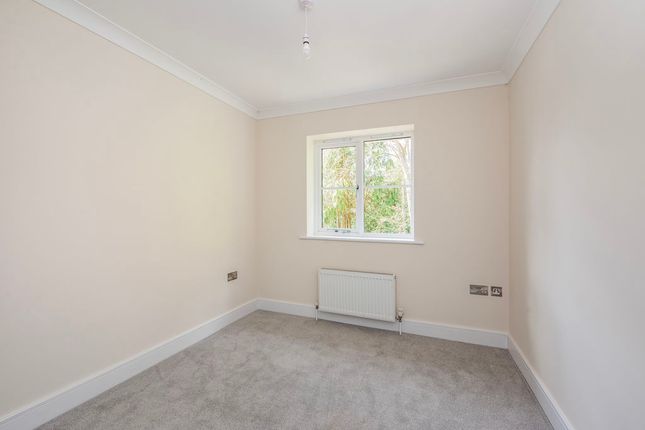 5, Netherwood Close, Midhurst photo 4