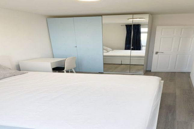 Shared accommodation to rent in Fern Street, London