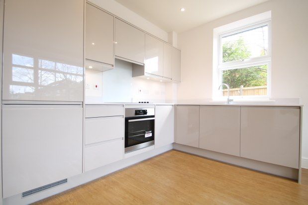Thumbnail Flat to rent in Crest View Drive, Orpington