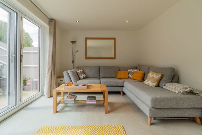 16 Whites Crescent, Market Harborough photo 4