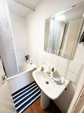 Flat 2, 23A West Green Road, London photo 4
