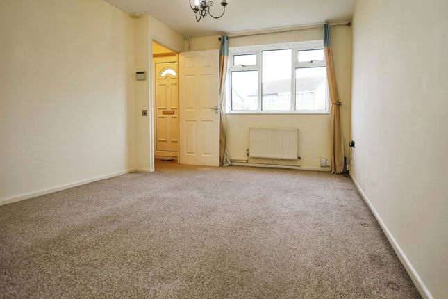 18 Portesham Gardens, Bournemouth photo 3