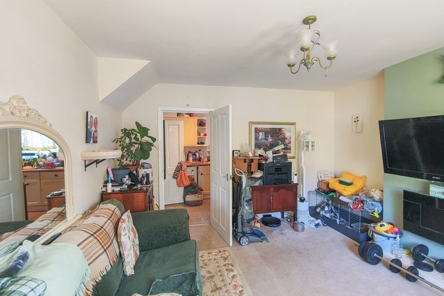 9, King Edward Viii Terrace, Shield Row photo 3