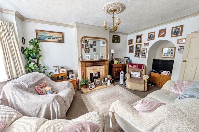 59, Harwich Road, Clacton-on-sea photo 2
