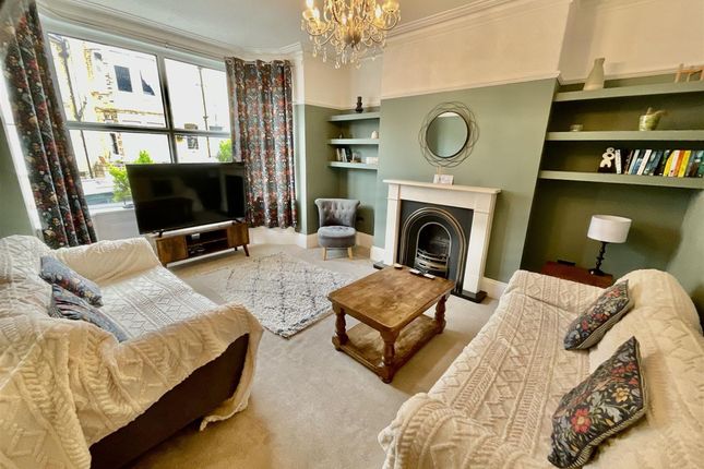 28 Langdale Road, Scarborough photo 2
