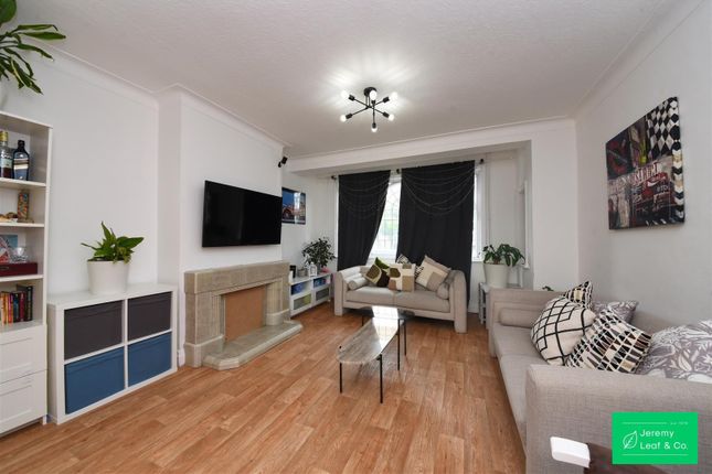 72, Abbots Gardens, Hampstead Garden Suburb photo 4