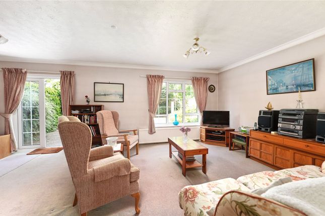 7, Blackwater Close, Guildford photo 3