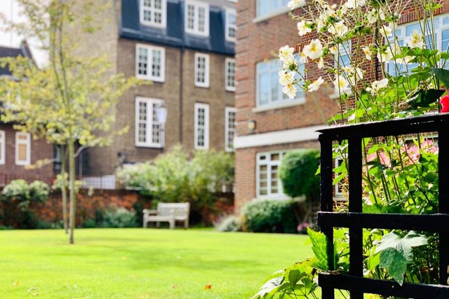 1-bed flat on 140,, Chatsworth Court, London, £1,950/mo