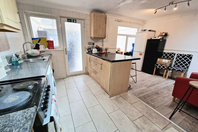 Flat Room 1, 32, Elm Close, Huntingdon photo 3