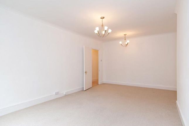 Flat 7, 99, Greencroft Gardens, London photo 3