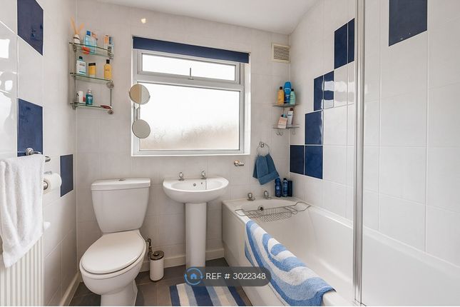 Scorton Avenue, Perivale, Greenford photo 4