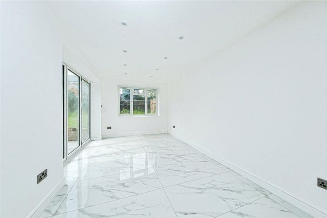 3, Bletchley Road, Buckinghamshire photo 2