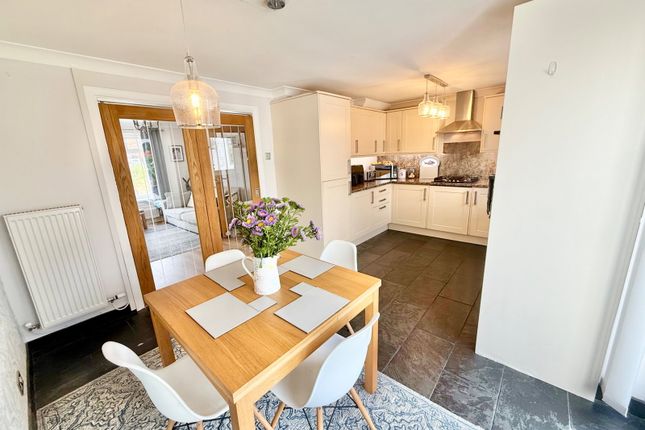 22, Glan-y-Llyn, Bridgend photo 3