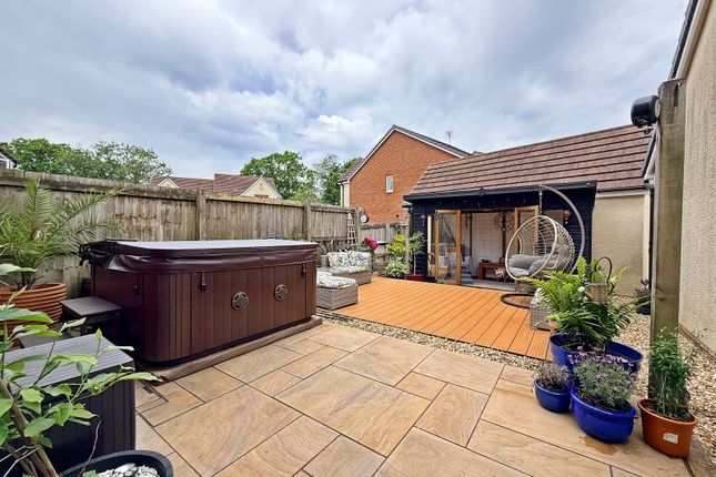 63, Brynteg Green, Pontypridd photo 2