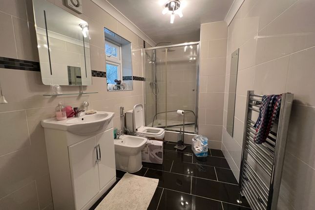 13 Annex, Wentworth Road, Southall photo 4