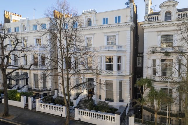 Thumbnail Penthouse for sale in Holland Park, London