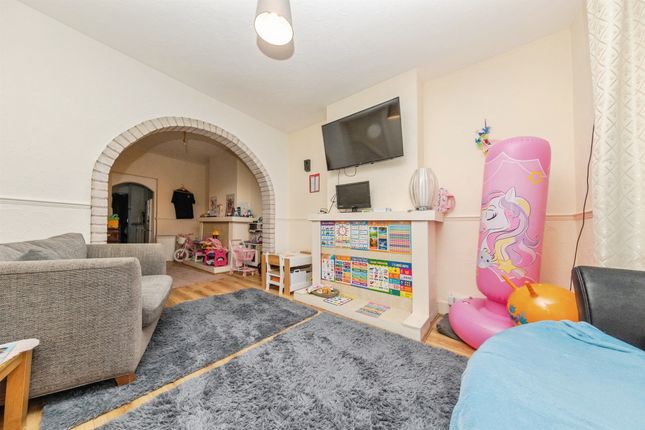 33, Carrs Road, Clacton-On-Sea photo 2