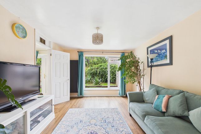 20 Ullswater Road, Cheltenham photo 4