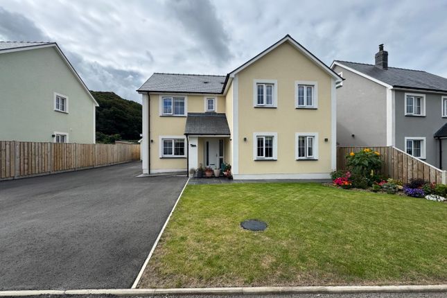 10, Clos Carrog, Llanrhystud photo 5