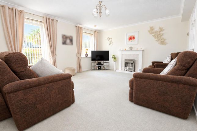 4, Holmgrove, Fareham photo 4