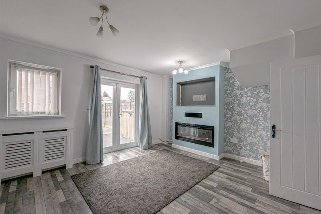 18, Pendle Court, Leigh photo 2